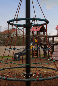 Klettergerüst im Außenspielbereich